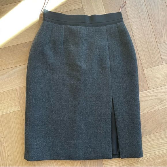 Carven Paris absolutely gorgeous structured skirt. - Picture 1 of 12